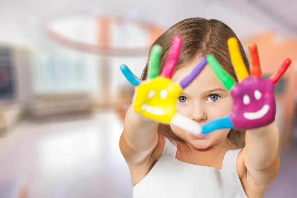 Niña en terapia infantil